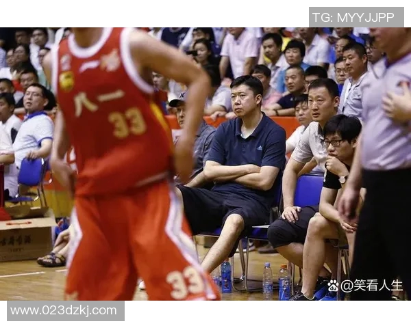 中国男明星篮球场上的风采与魅力展现